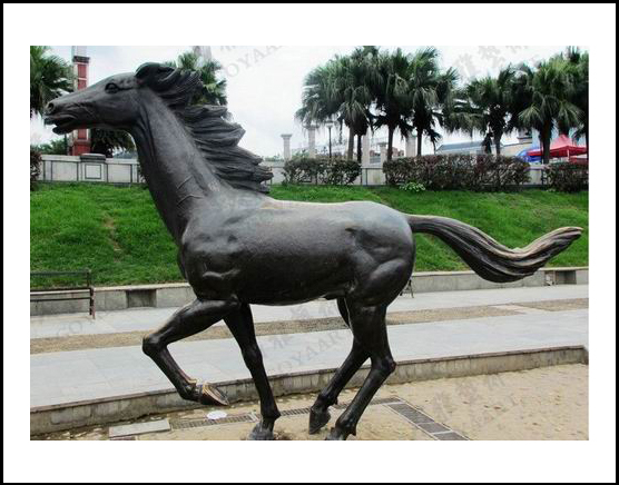 奔跑的骏马雕塑